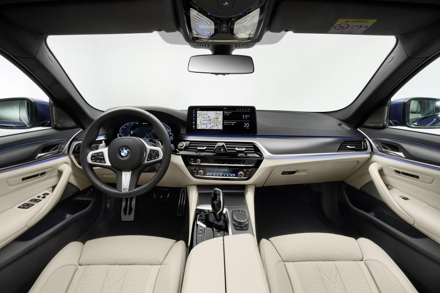 Торпедо BMW 530e xDrive M Sport (G30) 2020 года  (WW) (фото 52 из 78)
